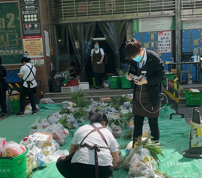 眾人劃槳“開大船”
