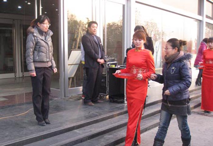 大洋百貨服務(wù)禮儀競(jìng)賽